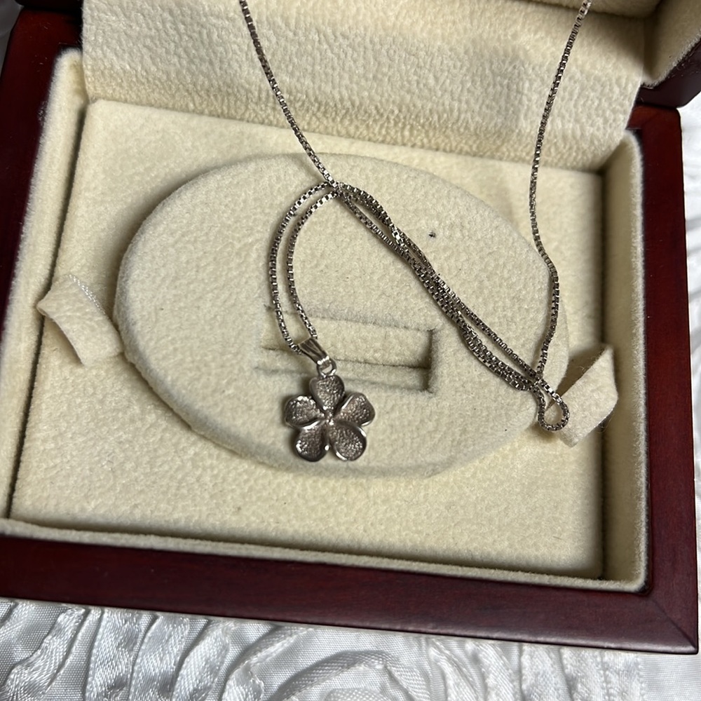 Hawaiian 🌺 Sterling Silver Necklace - Picture 3 of 9